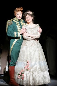 Boris Eder en Anita Götz in Der Kongress tanzt. (© Barbara Pálffy / Volksoper Wien)