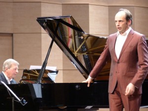 Marc Pantus met begeleider Rudolf Jansen in De Doelen in Rotterdam.