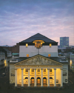 De Munt hoopt in december in de gerenoveerde Muntschouwburg terug te keren. (© Johan Jacobs)