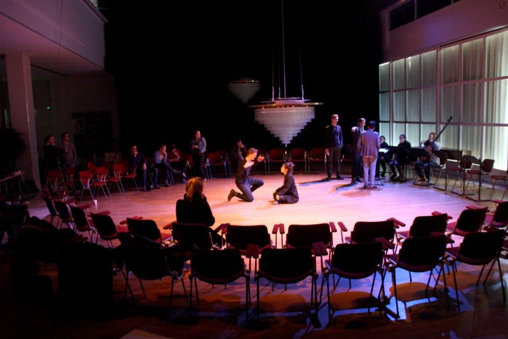 Repetitiefoto van de opera <3, die vandaag in première gaat. (© Andreas Donders)