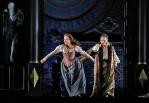Elīna Garanča en Mariusz Kwiecien in Roberto Devereux. (© Ken Howard / Metropolitan Opera)