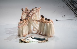 Scène uit Roméo et Juliette. (© De Nationale Opera)