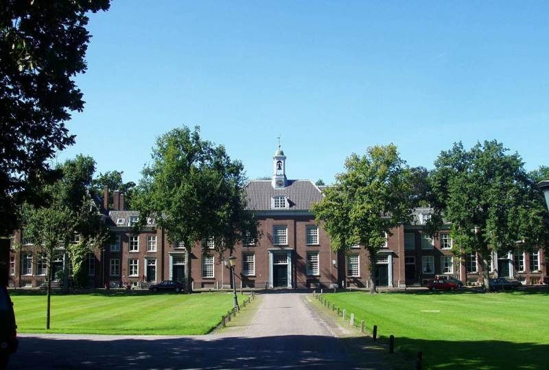 De concerten en recitals vinden plaats in de Evangelische Broederkerk in Zeist. Holl: "Door een mooie omgeving voel je je meer één met hetgeen waarover je zingt.”