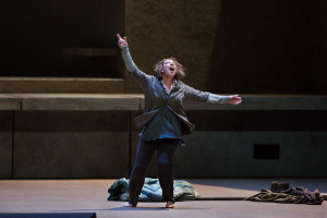 Nina Stemme als Elektra. (© Marty Sohl / Metropolitan Opera)