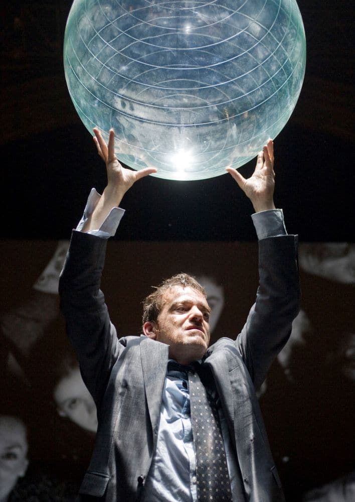 Jeroen Willems als Lucifer in La Commedia. (© Hans van den Bogaard)