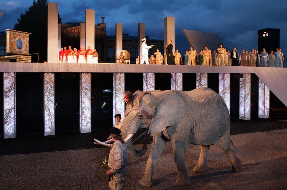 In de Duitse pers breed uitgemeten: het optreden van de olifantenkoe Mala (© Silke Winkler).