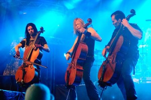 Apocalyptica in actie. (© Tuomas Vitikainen / Creative Commons-licentie)