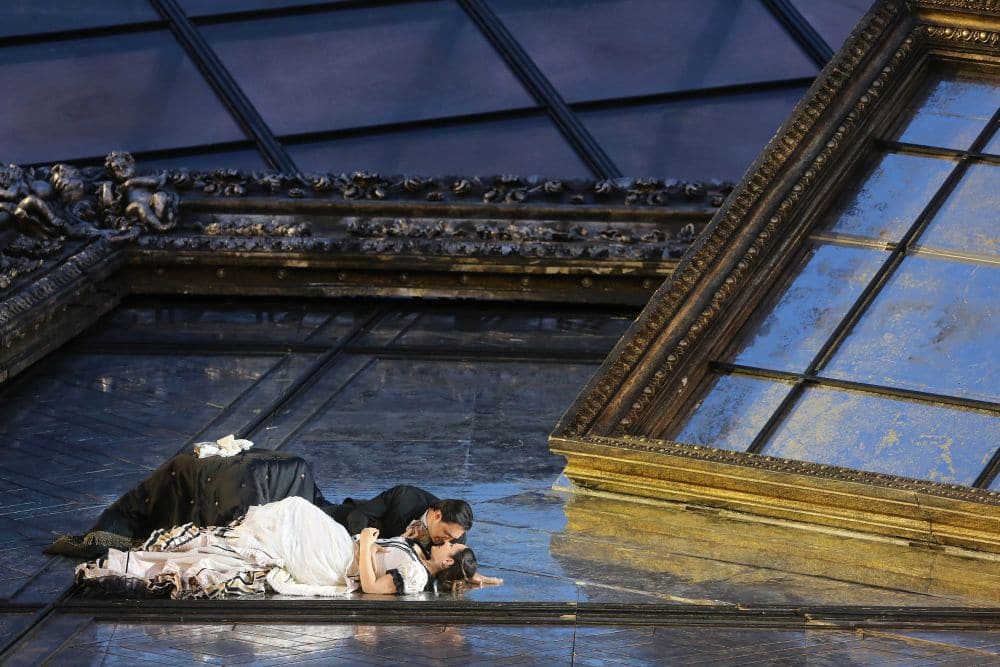 Francesco Demuro en Nino Machaidze in La traviata in de Arena di Verona. (© Ennevi)