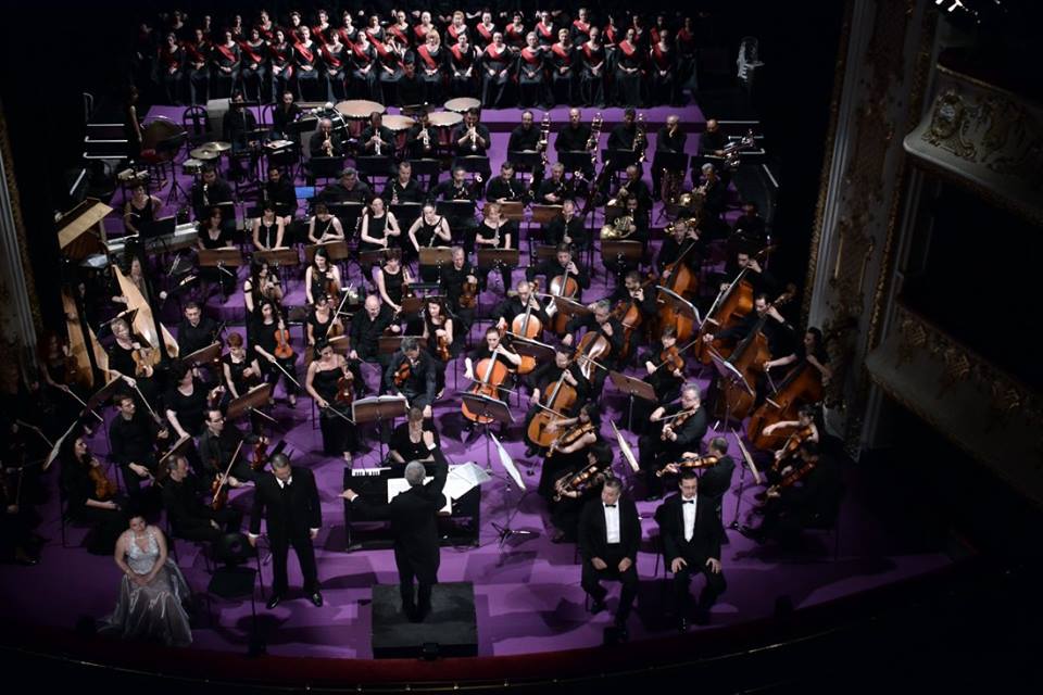Enescu's opera Oedipe paste net in het kleine theater van Miskolc. (© operafestival Bartók Plus)