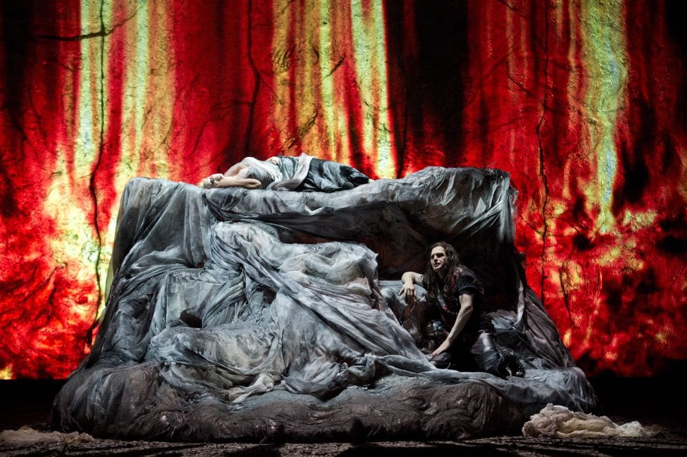 Scène uit Siegfried bij de Staatsoper Berlin (beeld van de vorige speelreeks). (© Monika Rittershaus)
