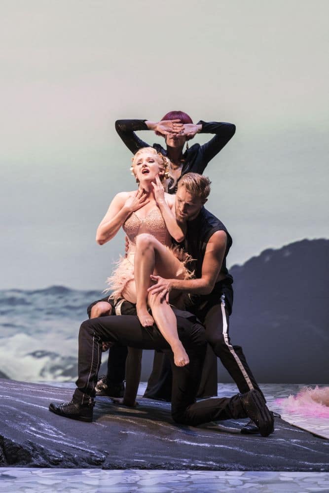 Scène uit Ariadne auf Naxos bij de Nederlandse Reisopera. (© Marco Borggreve)