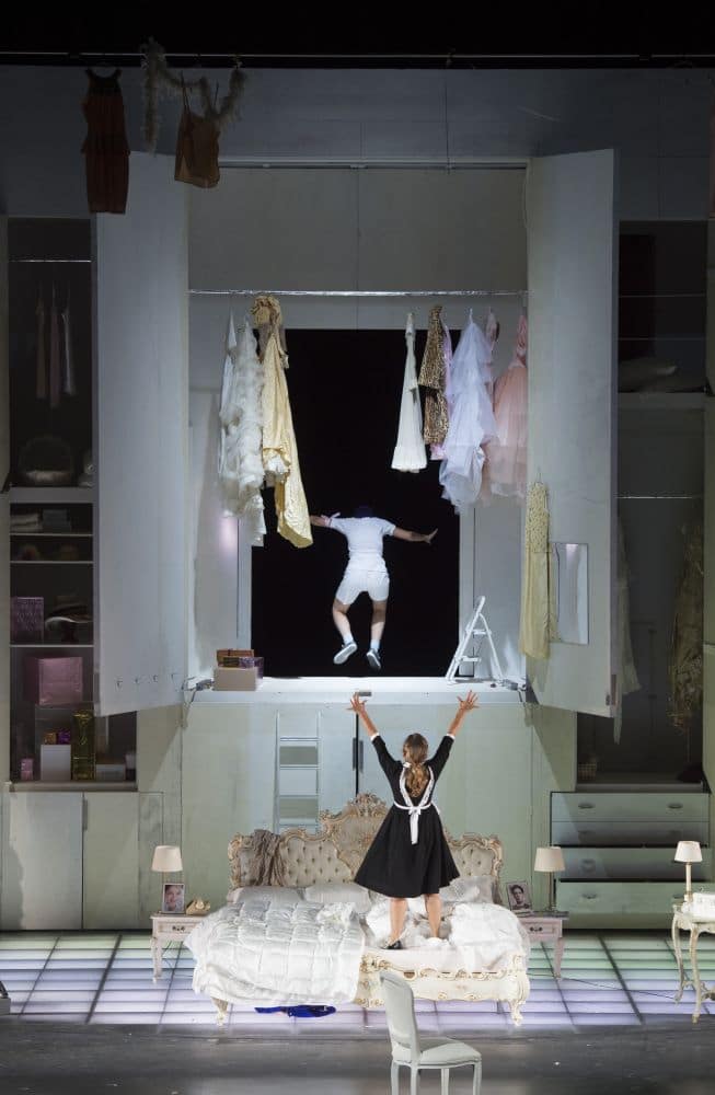 Scène uit Le nozze di Figaro bij De Nationale Opera. (© Monika Rittershaus)