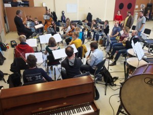 Het Utrechtsch Studenten Concert en de Gooise Operette in repetitie voor Die Fledermaus. (© Jan Dolman)