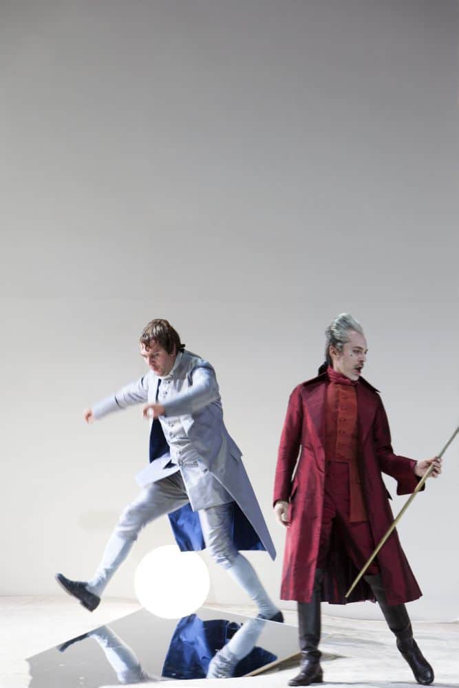 Thomas Oliemans en Alain Coulombe in Manon Lescaut. (© Bernd Uhlig)