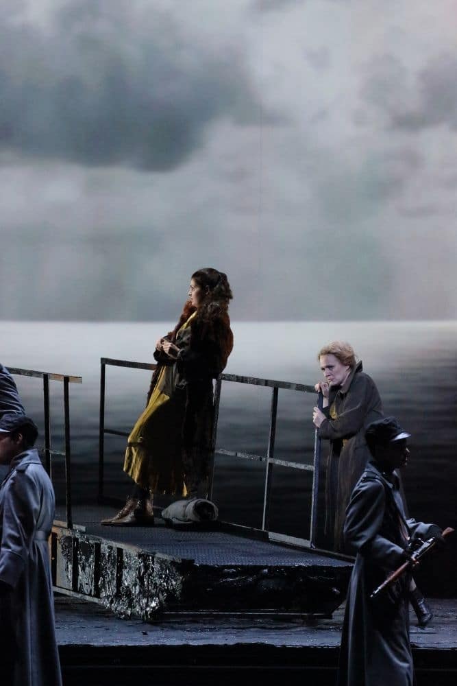 Scène uit Lady Macbeth van Mtsensk. (© Wilfried Hösl)