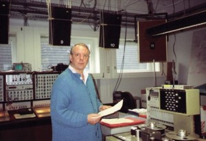 Karlheinz Stockhausen in de WDR-studio in Keulen. (© Kathinka Pasveer)