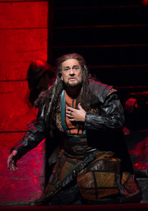 Plácido Domingo als Nabucco. (© Marty Sohl / Metropolitan Opera)