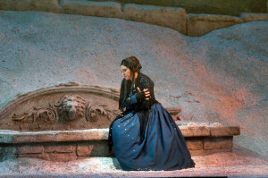 Sonya Yoncheva zingt Mimi in La bohème van Puccini. (© Ken Howard / Metropolitan Opera)