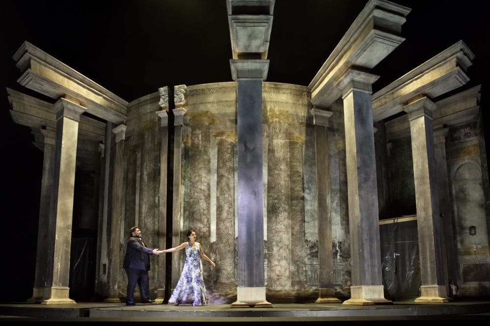 Scène uit Simon Boccanegra bij Opera Vlaanderen. (© Annemie Augustijns)