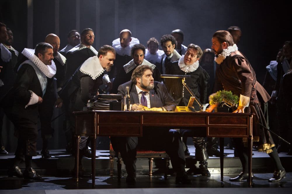 Scène uit Simon Boccanegra bij Opera Vlaanderen. (© Annemie Augustijns)