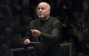 De Amerikaanse dirigent David Zinman (80) leidt de uitvoering van Intermezzo. (© Priska Ketterer)