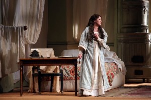 Anna Netrebko in La traviata. (© Brescia/Amisano - Teatro alla Scala)