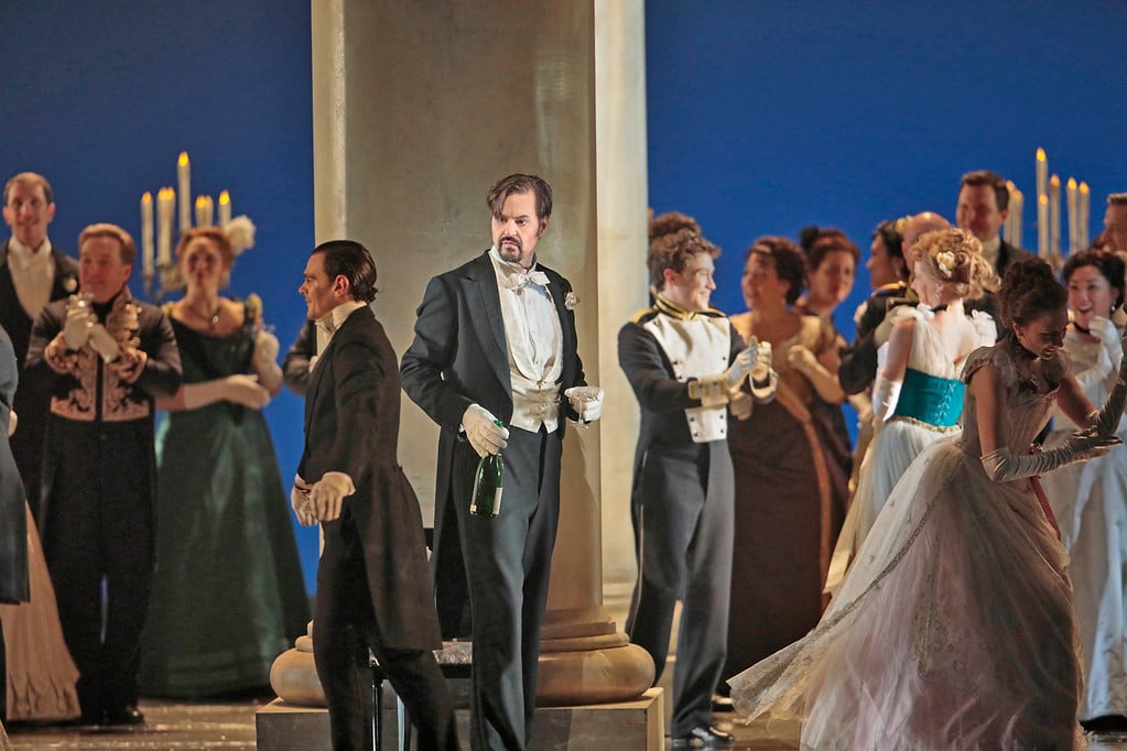 Peter Mattei als Onegin. (© Marty Sohl / Metropolitan Opera)