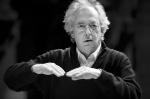 Philippe Herreweghe dirigeert het Collegium Vocale Gent. (© Michiel Hendrickx)