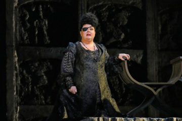 Jamie Barton als Eboli in Don Carlos. (© Ken Howard / Met Opera)