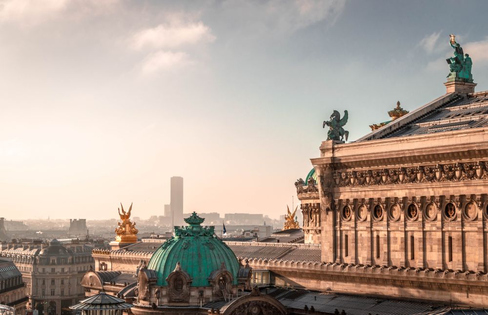De Opéra Garnier aan de Place de l'Opera. (beeld Louis Paulin / Unsplash)